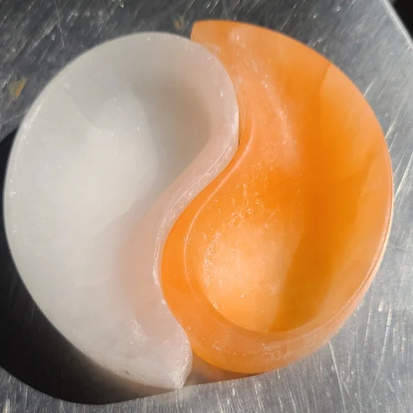 Selenite polished crystal yin yang bowl set - Picture 5 of 7